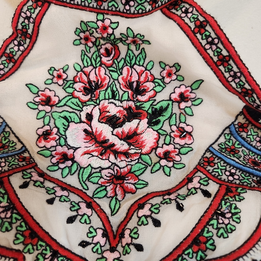 Sherri Hill Beaded Embroidered Halter Top Size 2 Beautiful White Colorful - Picture 9 of 16
